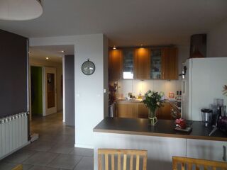  Appartement à louer 3 pièces 75 m²