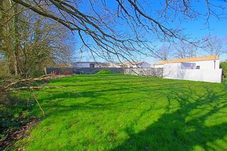  Terrain à vendre 1 pièce 697 m²