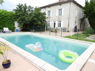  Maison à louer 8 pièces 230 m²