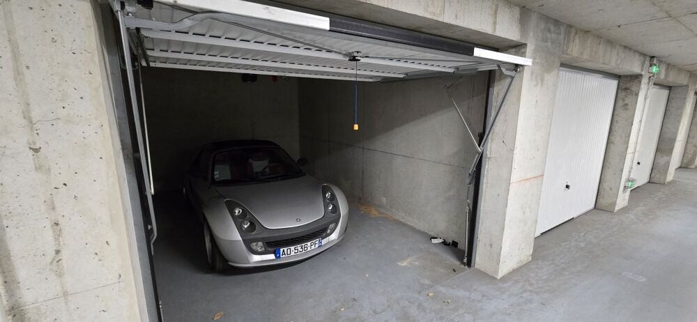 Location Parking/Garage Garage SOUS SOL FERME Ajaccio