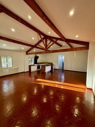  Maison à louer 7 pièces 136 m²