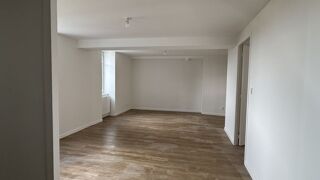  Appartement à louer 4 pièces 76 m²
