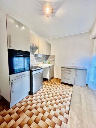  Appartement à louer 3 pièces 74 m²