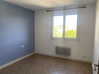  Appartement à louer 3 pièces 82 m²
