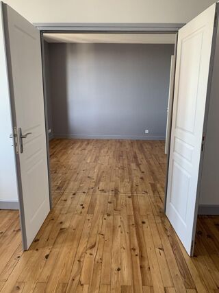  Appartement à louer 4 pièces 87 m²