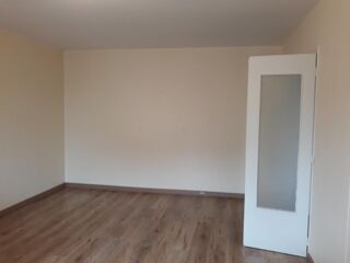  Appartement à louer 3 pièces 68 m²