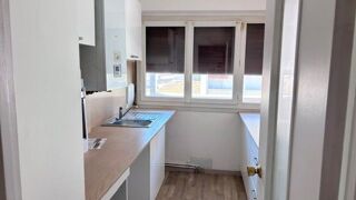  Appartement à louer 5 pièces 100 m²