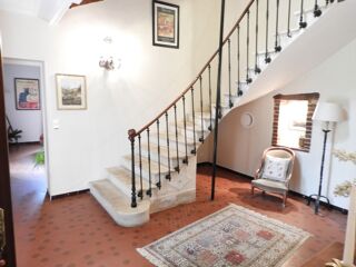  Maison à louer 8 pièces 230 m²