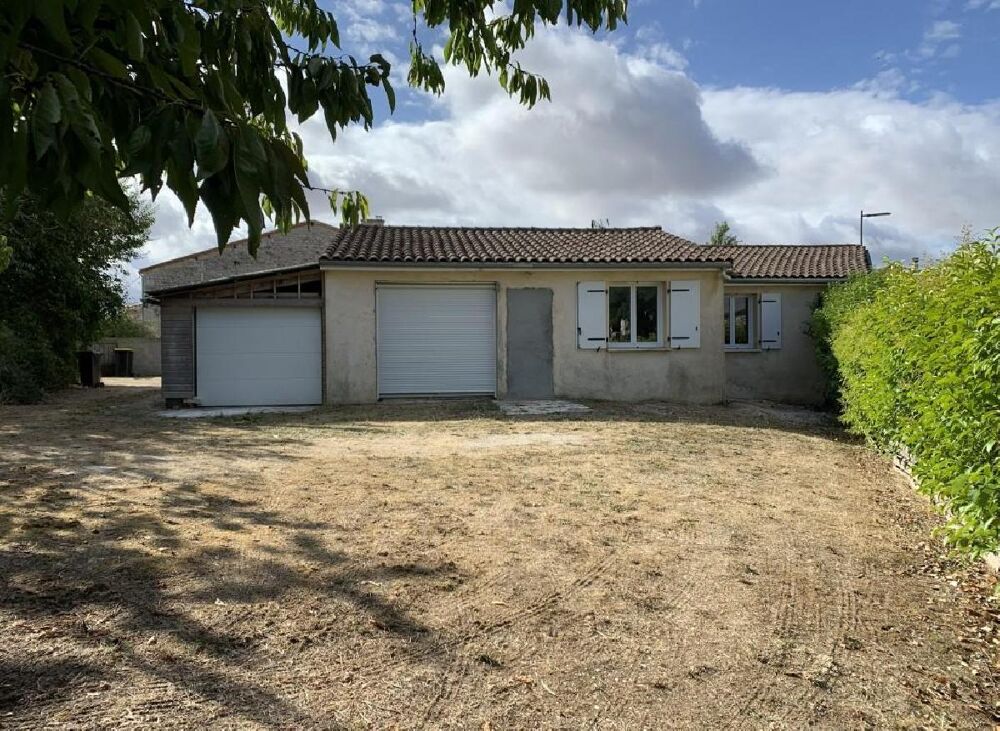 Maison 4 pièces 114 m² · à Ruffec · 114 m² · 123 650 €