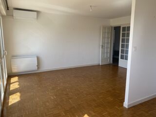  Appartement à louer 3 pièces 82 m²