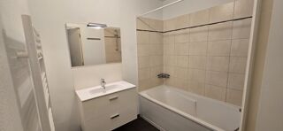  Appartement à louer 3 pièces 63 m²