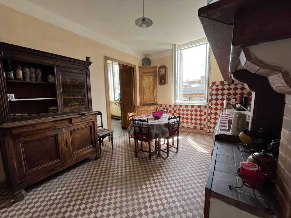 Maison AVEC COUR, TERRASSE, GARAGES