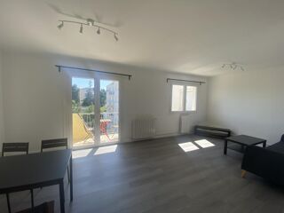  Appartement à louer 3 pièces 68 m²