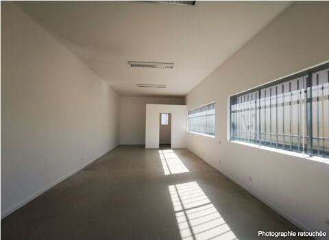 Local commercial 740 34630 Saint thibery