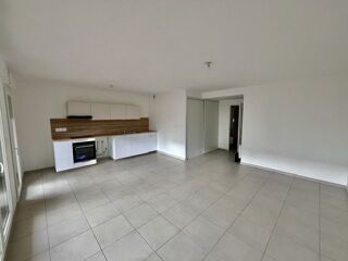  Appartement à louer 4 pièces 84 m² Fagnieres