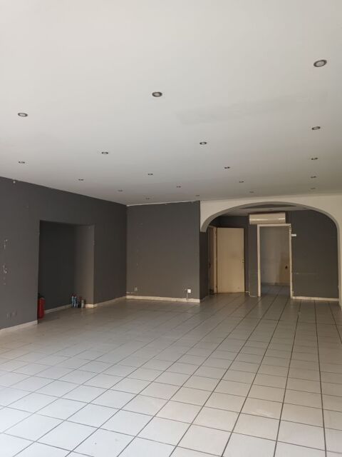 Local commercial 919 30900 Nimes