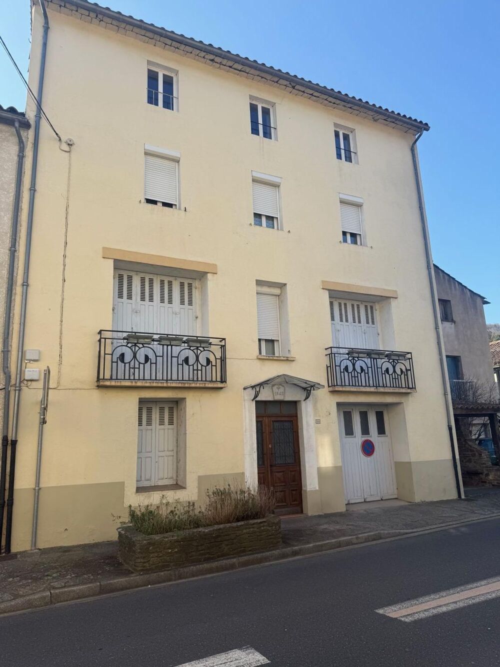 Maison de village avec jardin et garage
