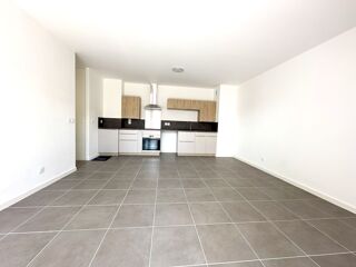  Appartement à louer 3 pièces 66 m²