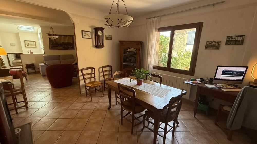 Maison de village avec garage et cour
