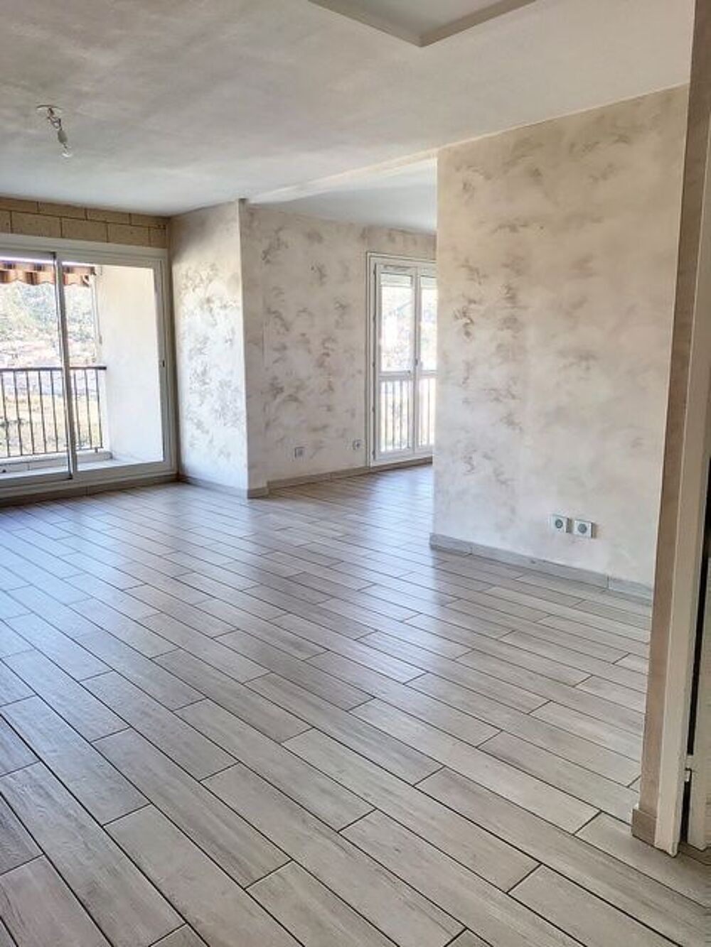 Vente Appartement 5 Pièces 94m² avec 2 balcons Marseille 11