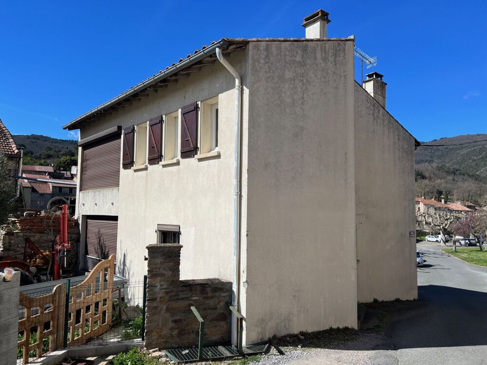 Maison de village avec terrasse couverte