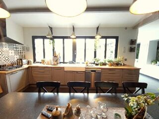  Maison  vendre 5 pices 221 m