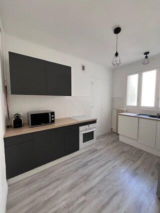  Appartement à louer 3 pièces 86 m²
