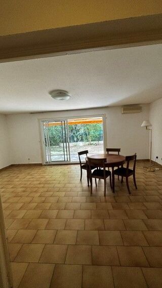  Appartement à louer 4 pièces 94 m²