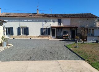 Maison 7 pièces 205 m² · à Chef-Boutonne · 205 m² · 218 700 €