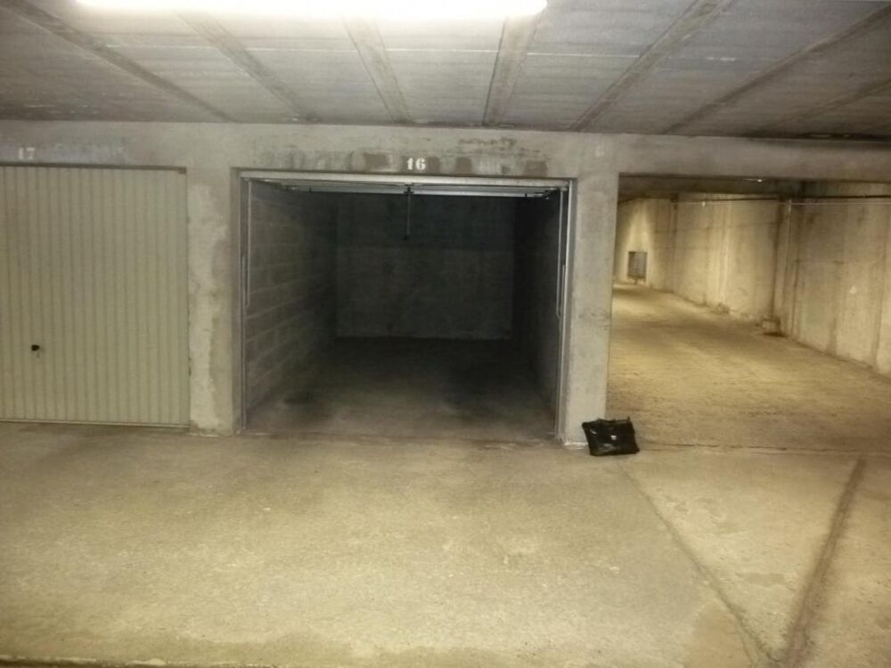 Location Parking/Garage Garage Meylan