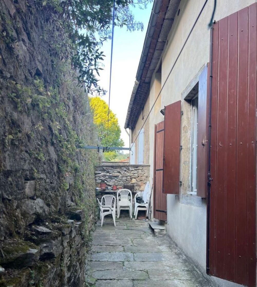 Maison de village avec grand garage cour intérieure