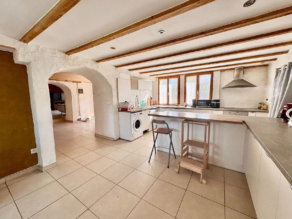 Maison 6 pièces 143 m² · à Aigueperse · 143 m² · 185 000 €