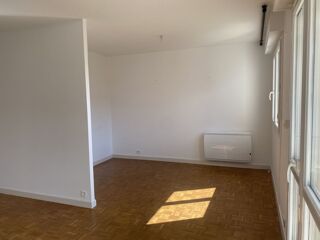  Appartement à louer 3 pièces 82 m²