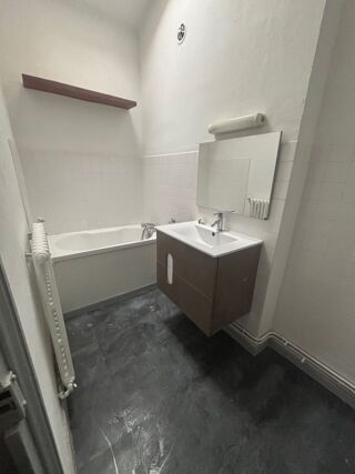  Appartement à louer 3 pièces 50 m²
