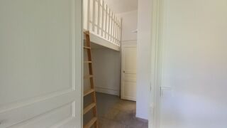  Appartement à louer 4 pièces 107 m²