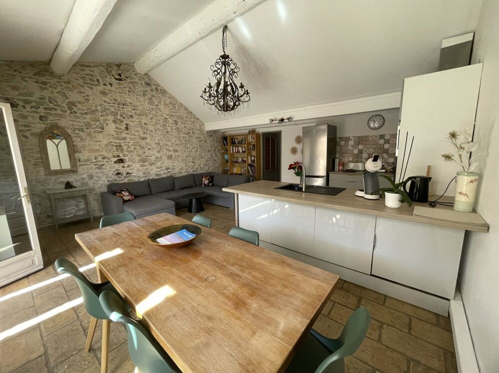 Vente Appartement 4 Pièces avec terrasse intra muros Aigues mortes