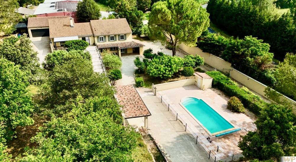 Villa piscine 5000 m2 + appartement