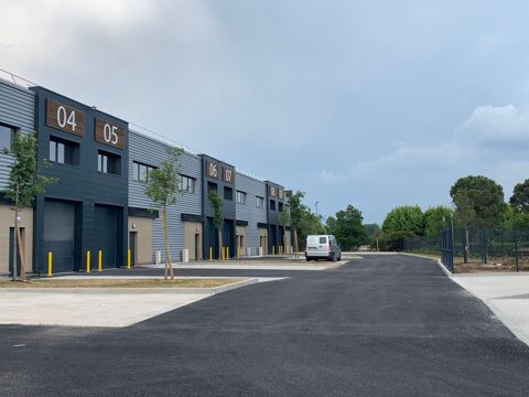 Local commercial Entrepot 4101 13590 Meyreuil