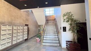  Appartement à louer 5 pièces 100 m²