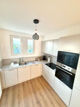  Appartement à louer 4 pièces 70 m²