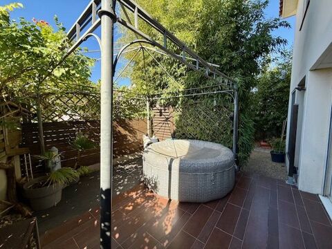   Villa avec d�pendance Maison - 8 pi�ce(s) - 155 m�