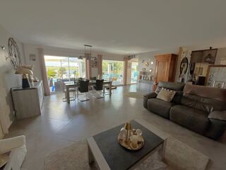  Maison à vendre 8 pièces 247 m²