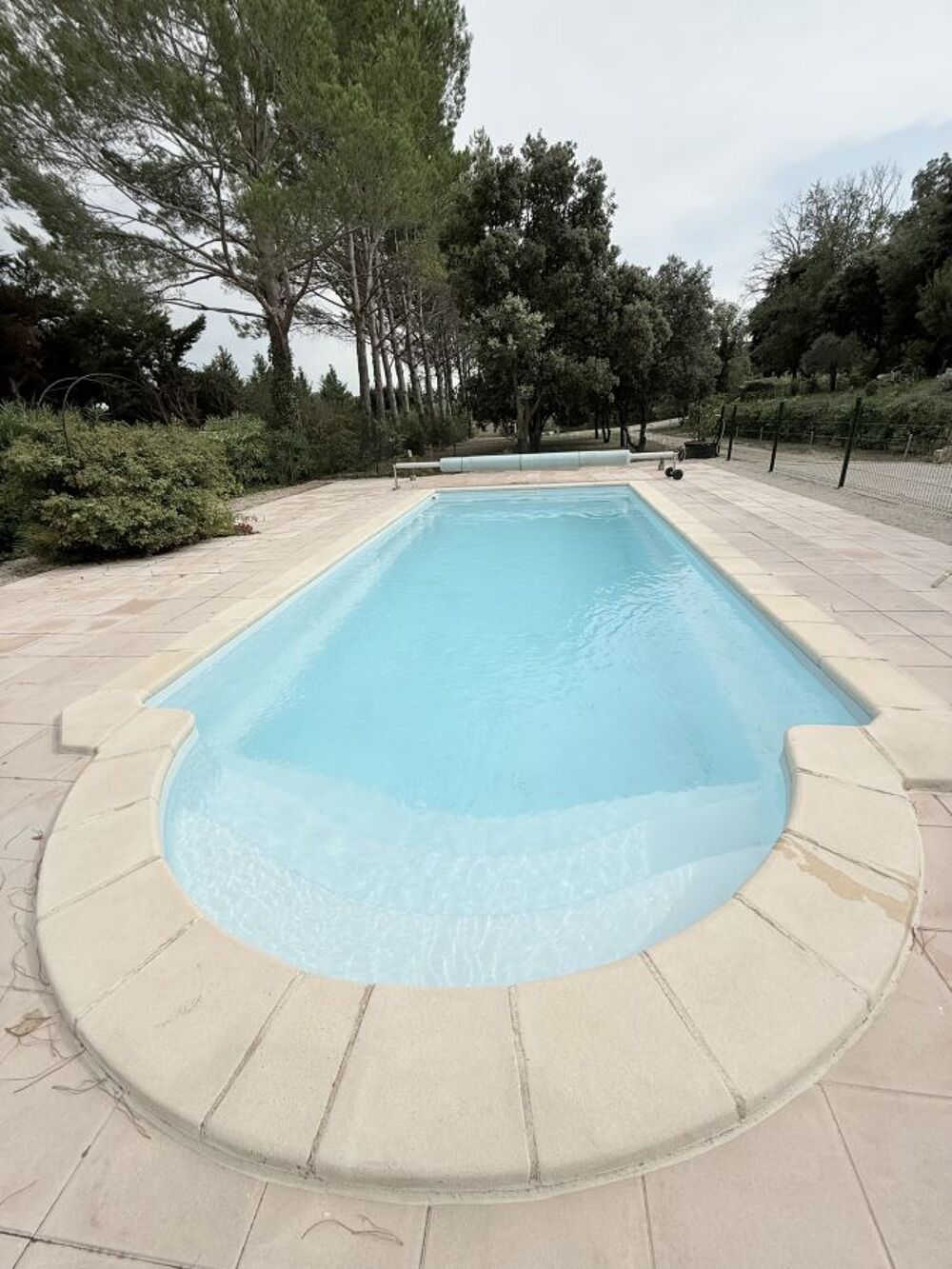 Villa piscine 5000 m2 + appartement