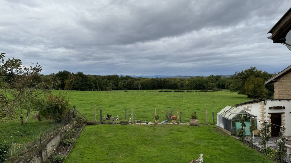 Maison Vue sur la Chaine des Puys