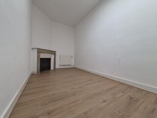  Appartement à louer 4 pièces 105 m²