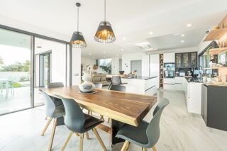  Maison � vendre 6 pi�ces 230 m� Pera