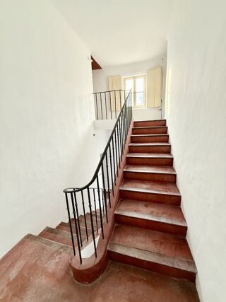 Maison 6 pièces 300 m² · à Courthézon · 300 m² · 195 000 €