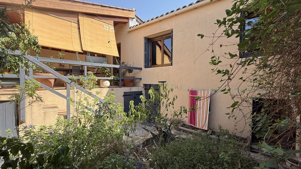 Vente Maison Maison de village avec garage et cour Escales