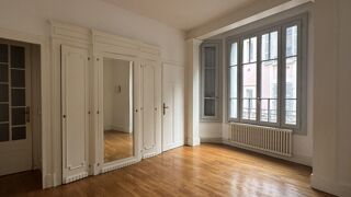  Appartement à louer 3 pièces 92 m²