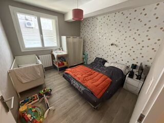 Appartement à louer 5 pièces 90 m²